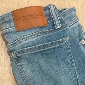 Size 4 (27) women’s Lucky Jeans.